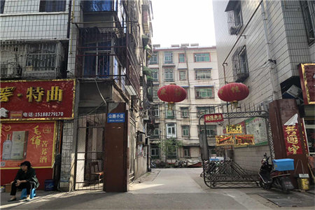 府小，实验房52平套二带附房仅售36万